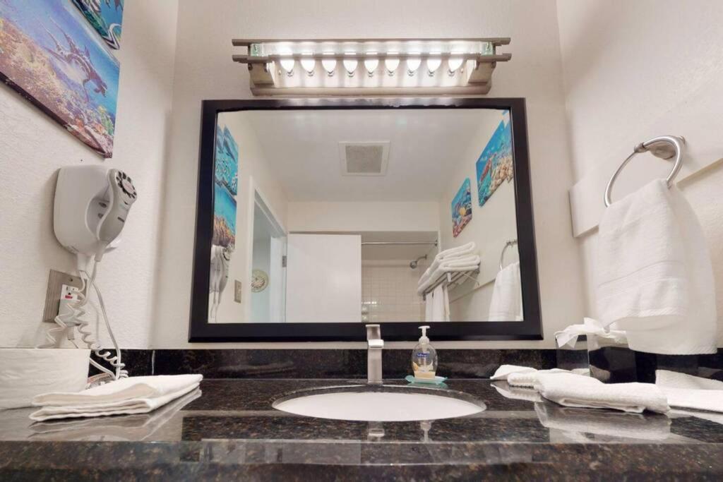 Sea Breeze, Studio 510, Beach Steps Away!+Pool+Wifi Раскін Екстер'єр фото