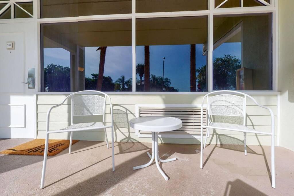 Sea Breeze, Studio 510, Beach Steps Away!+Pool+Wifi Раскін Екстер'єр фото
